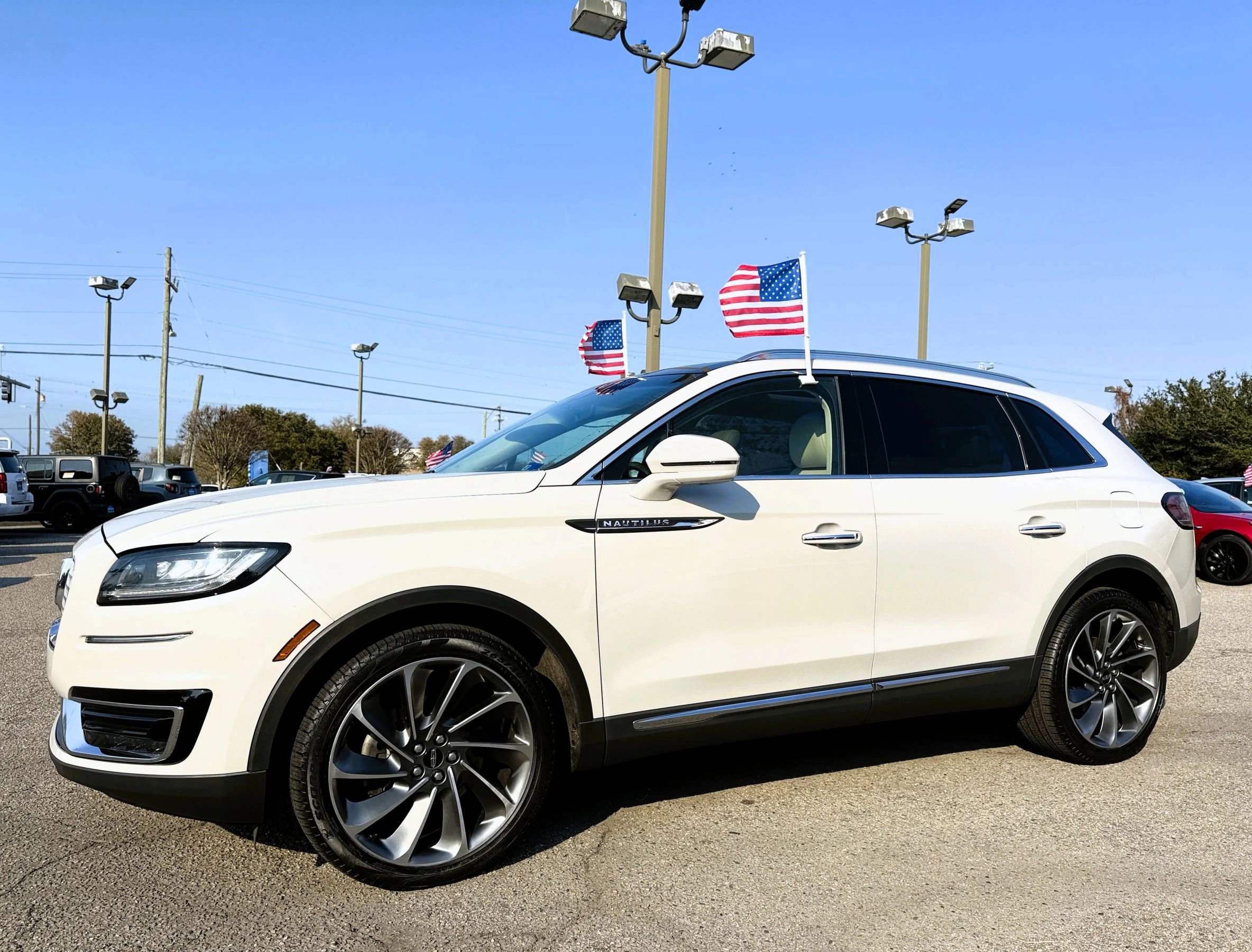 Used 2019 Lincoln Nautilus Reserve image 17