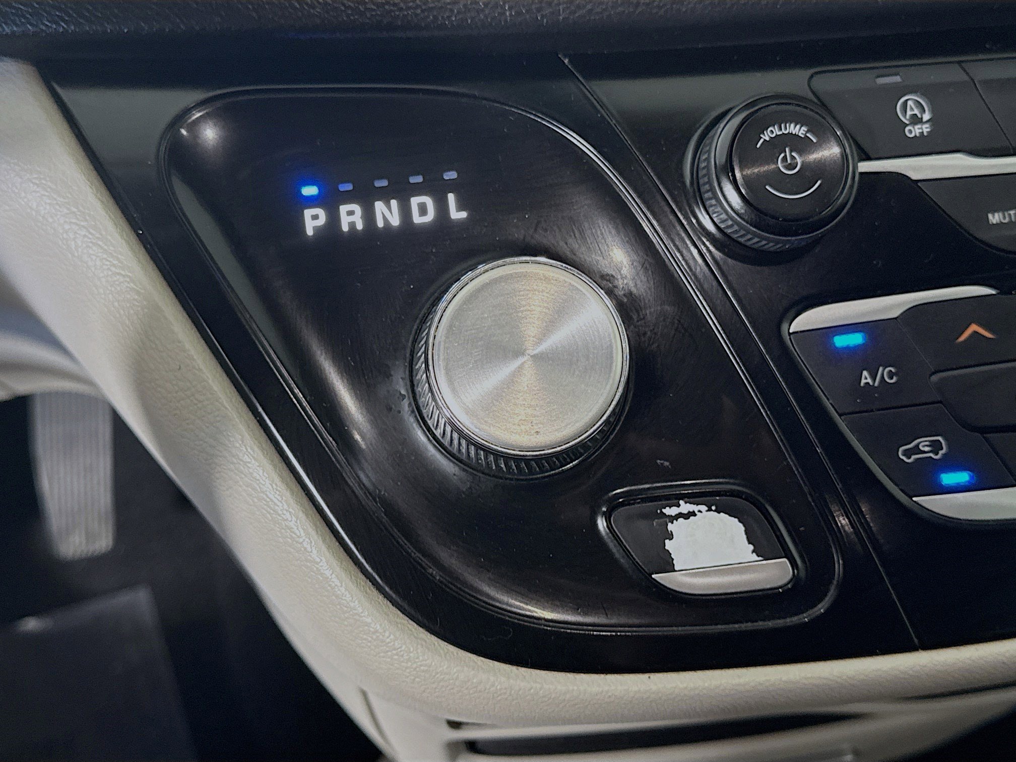 Used 2018 Chrysler Pacifica Touring Plus w/ Tire & Wheel Group image 20