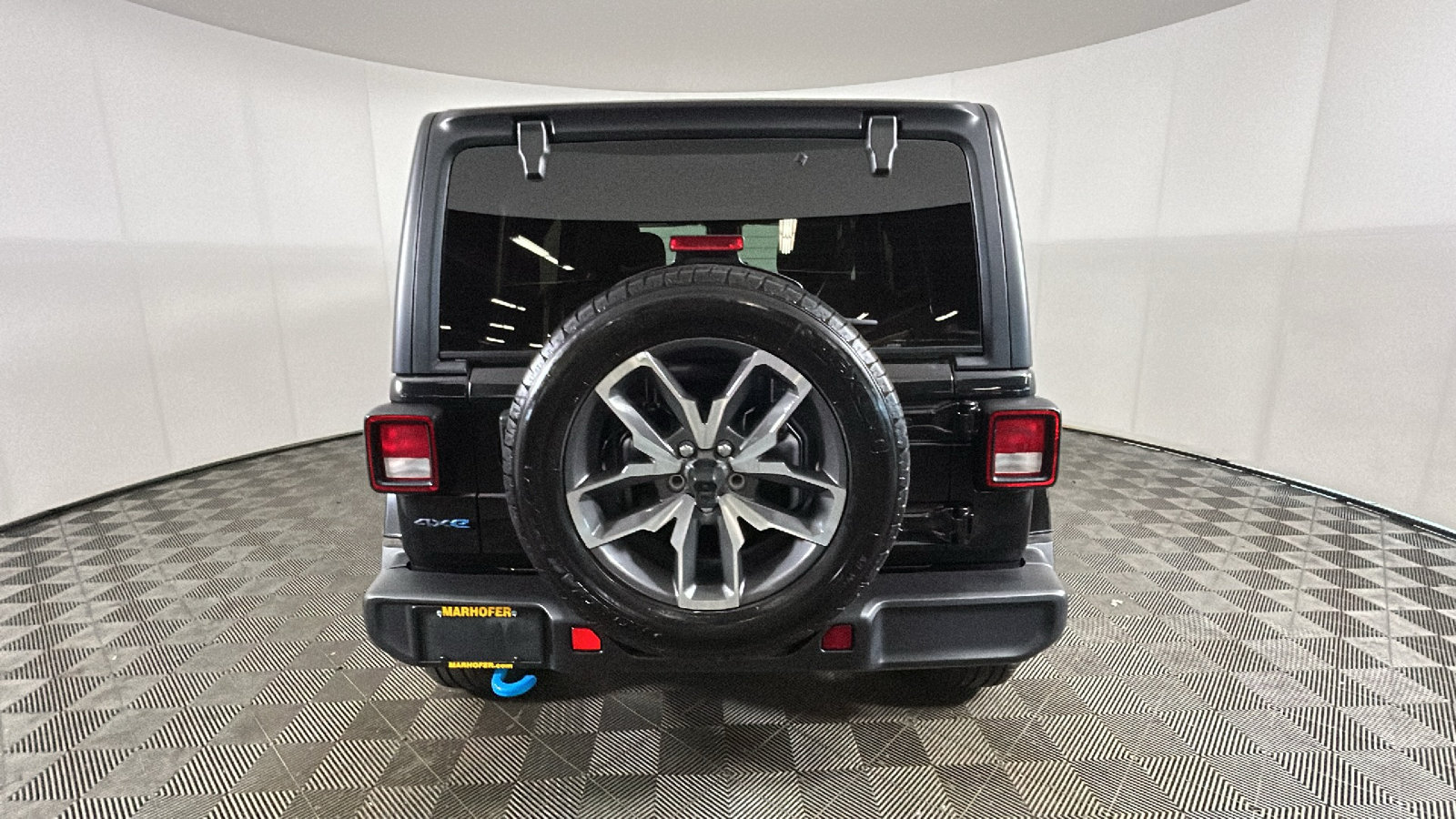 Used 2024 Jeep Wrangler Unlimited w/ Convenience Group AWD/4WD image 4