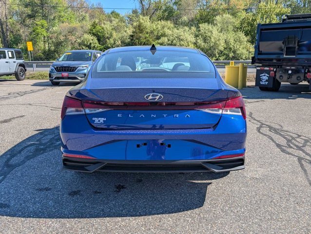Used 2023 Hyundai Elantra SEL w/ Convenience Package FWD image 4