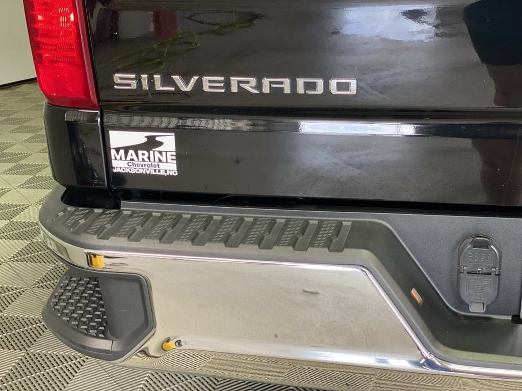 Used 2023 Chevrolet Silverado 1500 LT AWD/4WD image 37