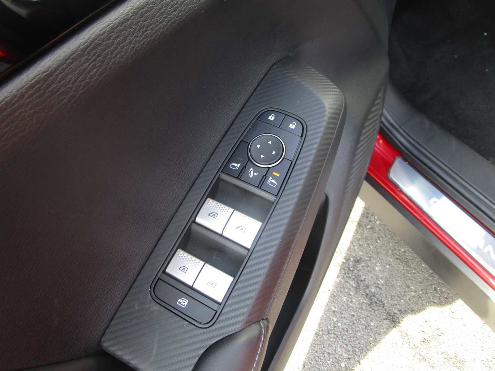 Used 2023 Mitsubishi Outlander SE image 12