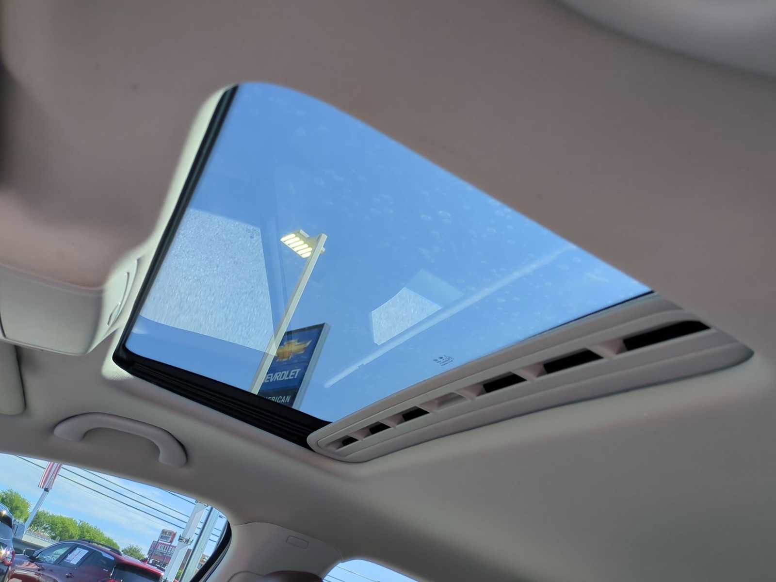 Used 2022 Volkswagen Passat 2.0T SE image 18