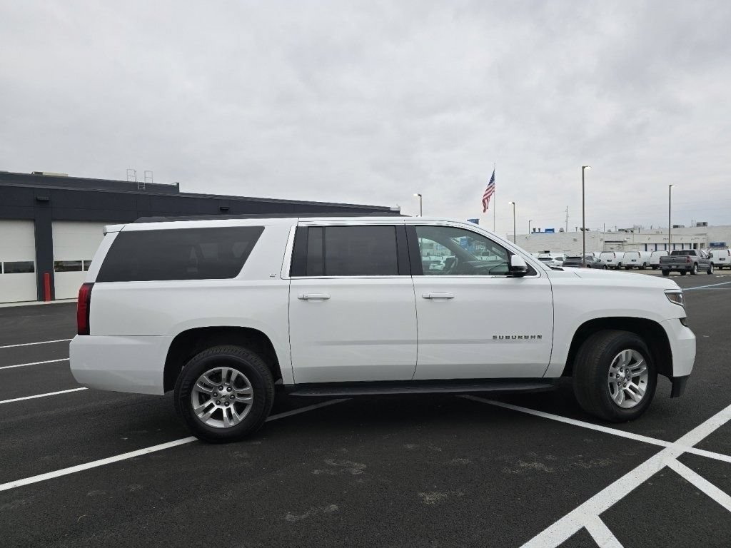 Used 2019 Chevrolet Suburban LT RWD image 16