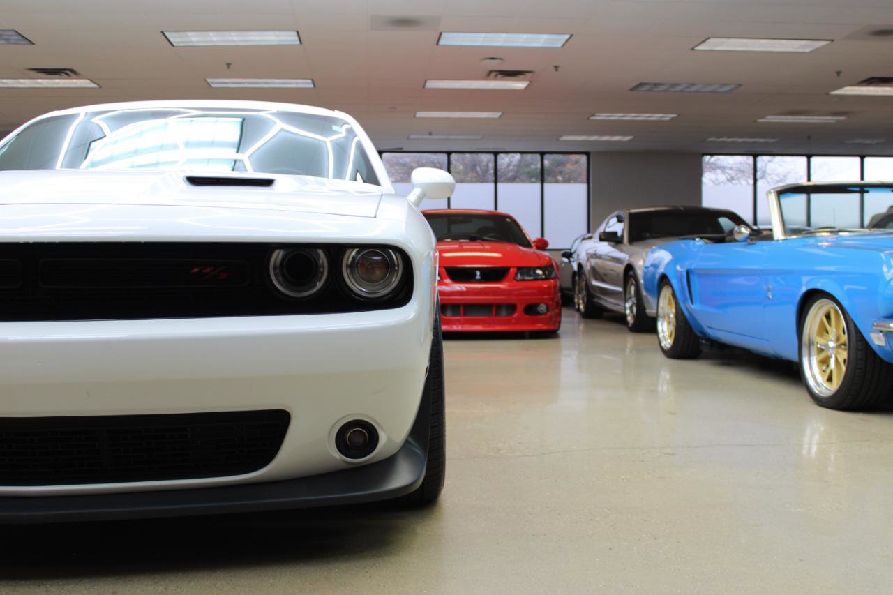 Used 2016 Dodge Challenger R/T Scat Pack w/ Leather Interior Group image 31