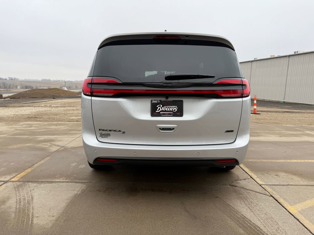 New 2026 Chrysler Pacifica Select w/ S Appearance Package AWD/4WD image 6
