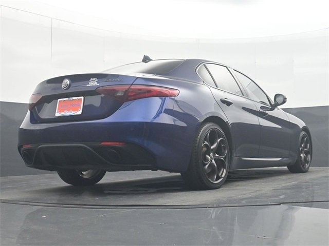 Used 2019 Alfa Romeo Giulia Base image 32