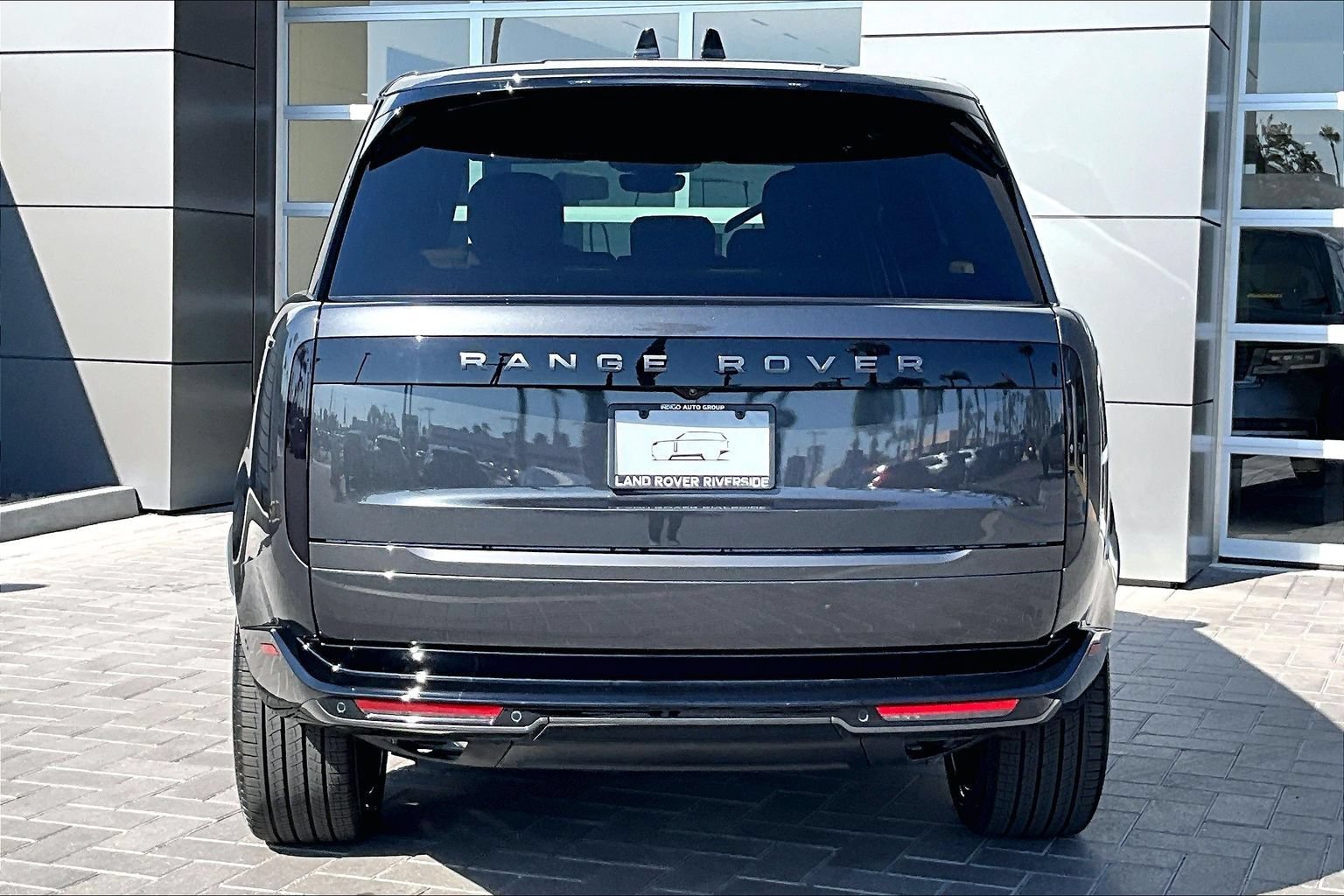 New 2026 Land Rover Range Rover Long Wheelbase SE AWD/4WD image 4