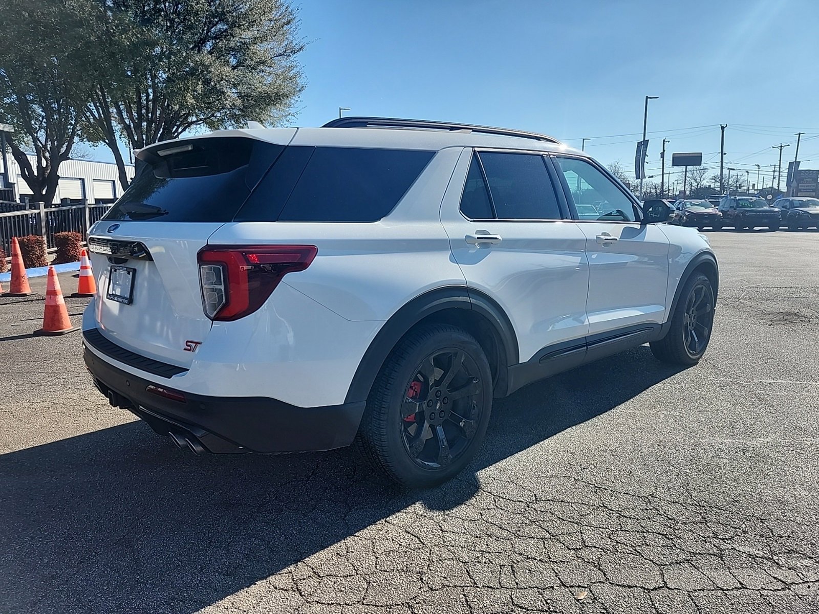 Used 2023 Ford Explorer ST w/ Equipment Group 401A image 3