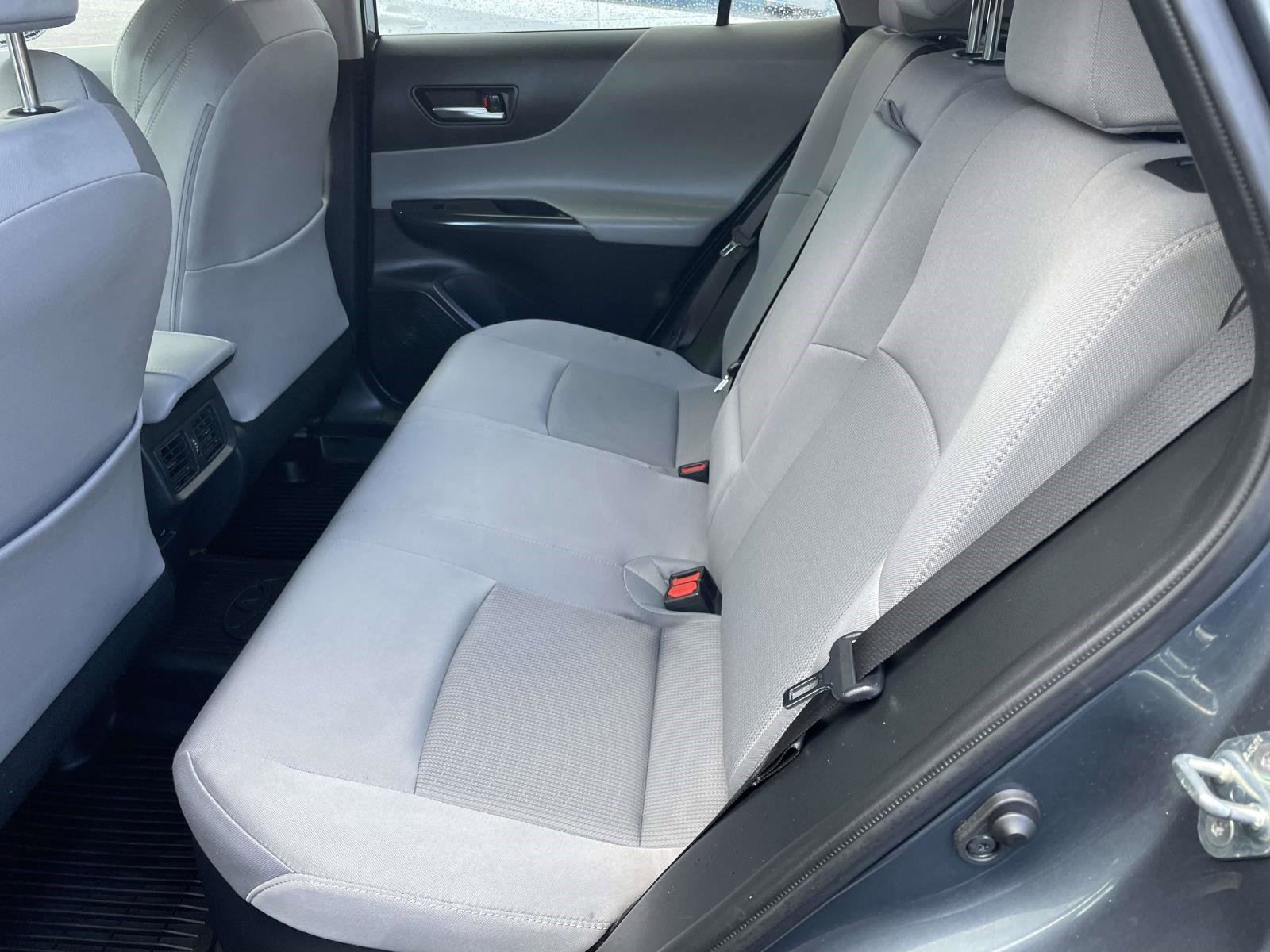 Used 2023 Toyota Venza LE AWD/4WD image 17