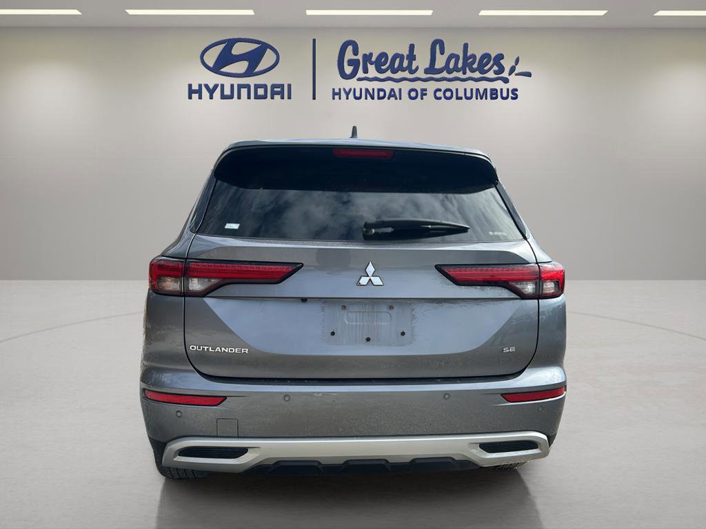 Used 2024 Mitsubishi Outlander SE image 4