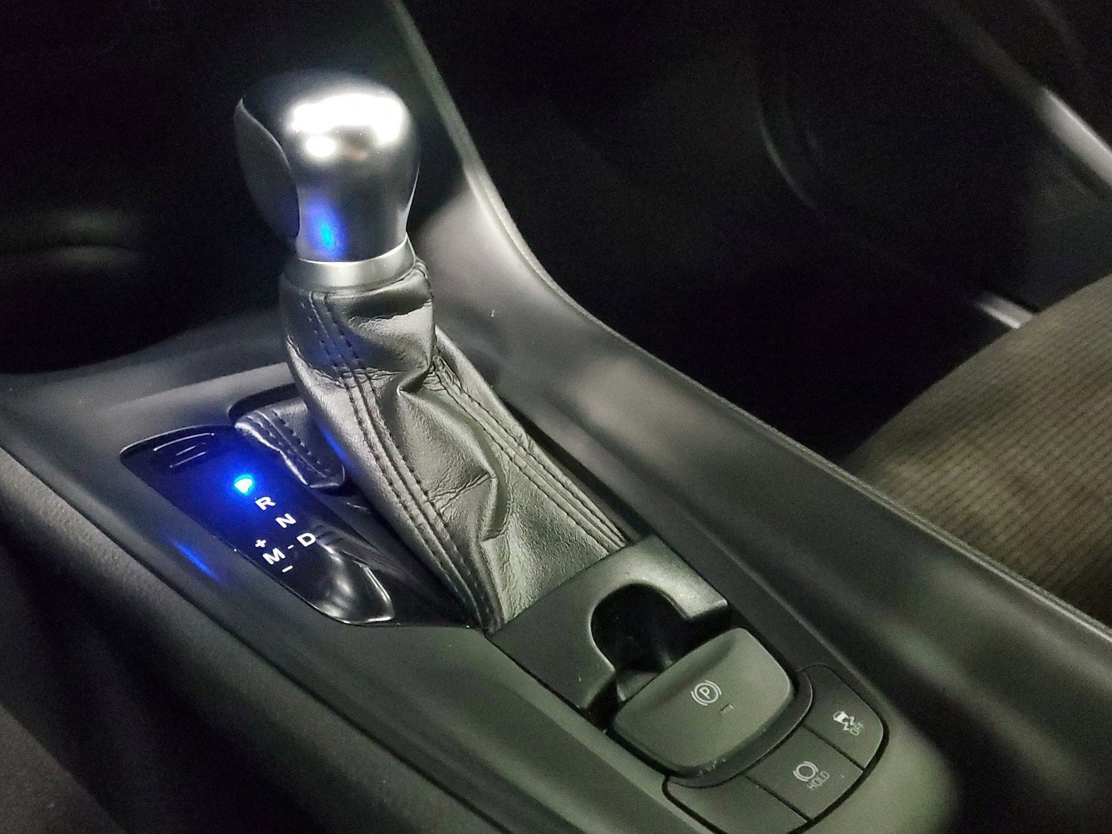 Used 2018 Toyota C-HR XLE image 30