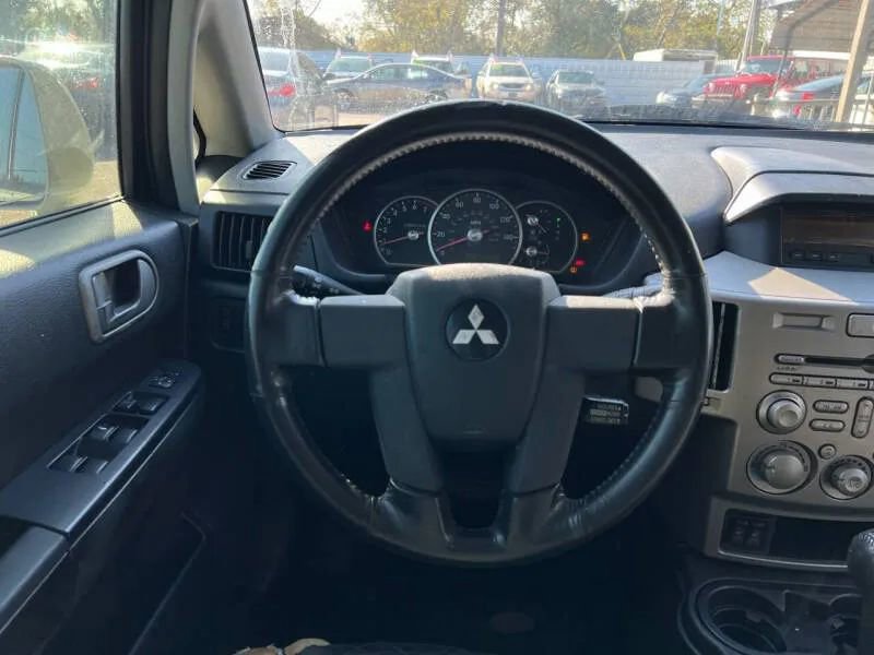 Used 2004 Mitsubishi Endeavor Limited image 18