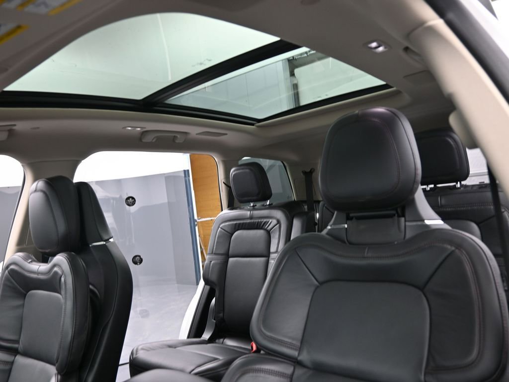 Used 2021 Lincoln Aviator Grand Touring w/ Equipment Group 302A image 27