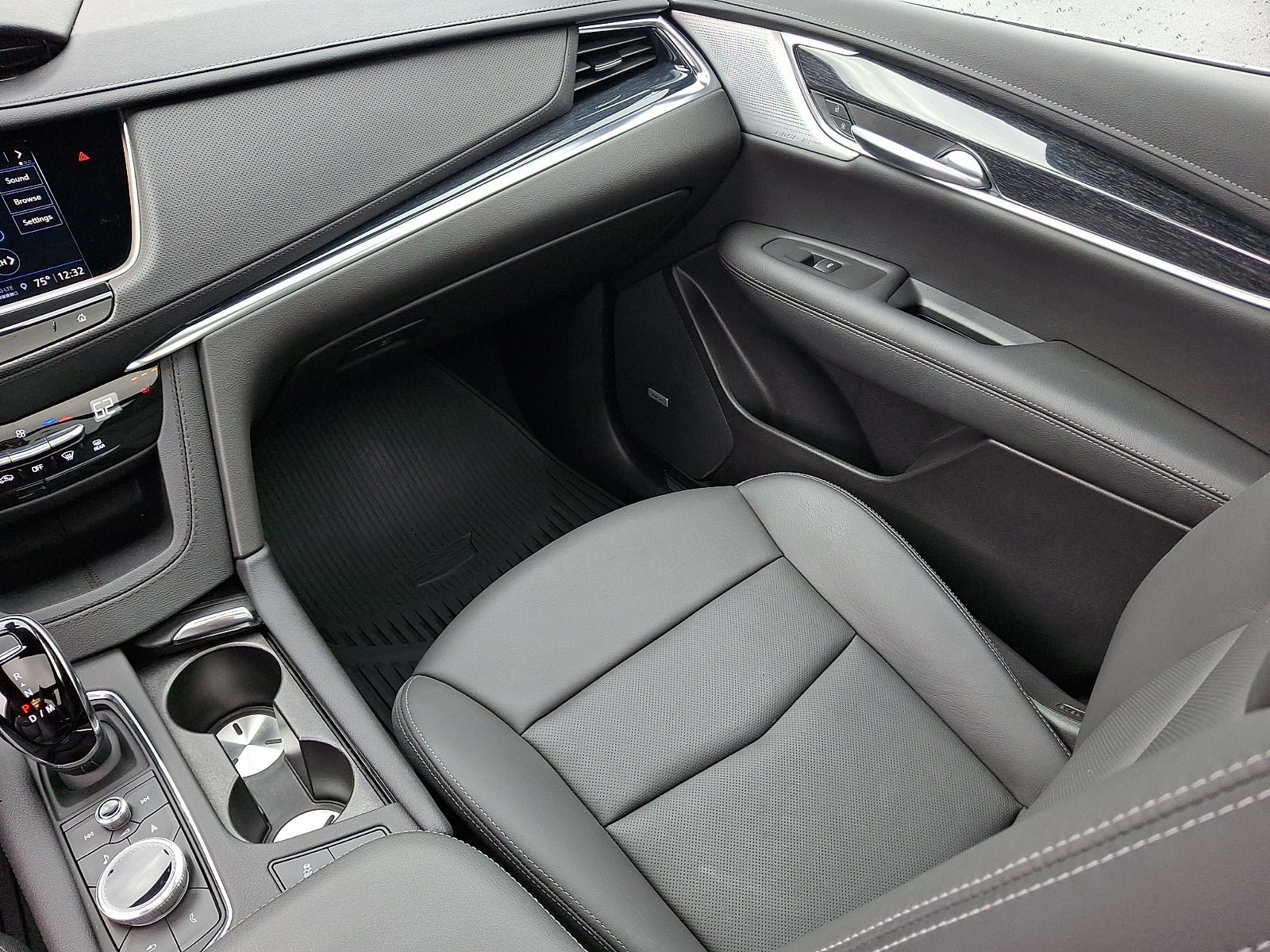 Certified 2024 Cadillac XT5 Premium Luxury w/ LPO, Floor Liner Package AWD/4WD image 20
