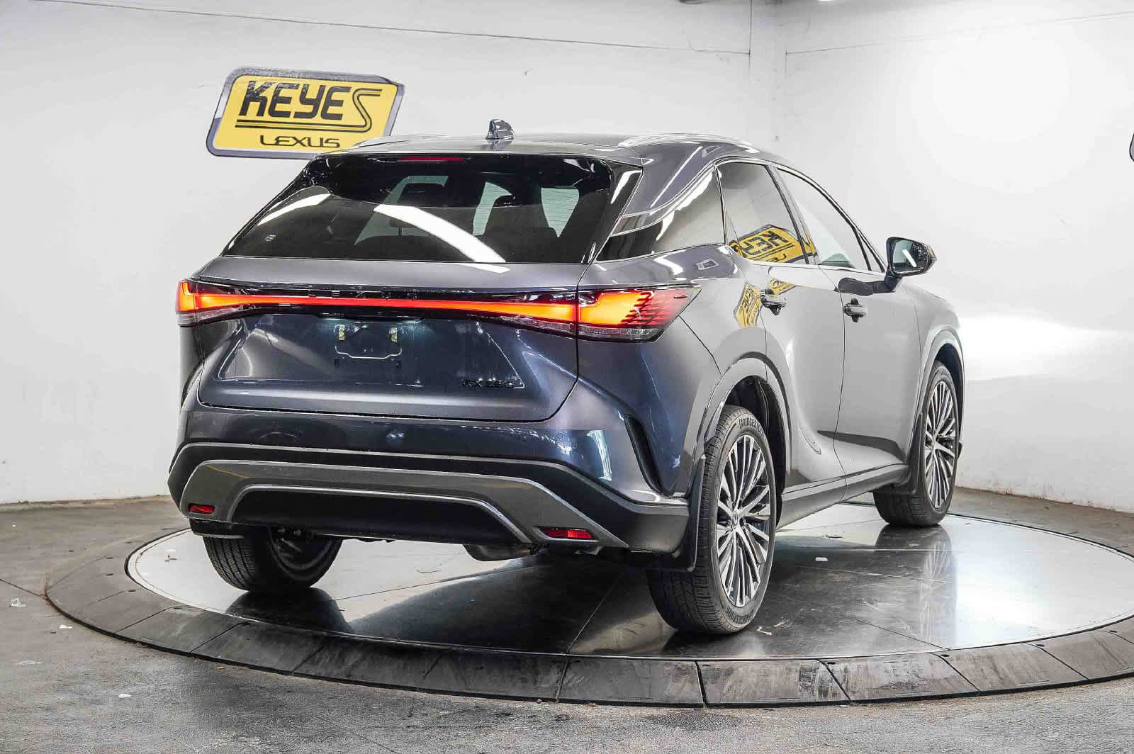 Used 2025 Lexus RX 350 Premium Plus w/ Accessory Package (K3) FWD image 4