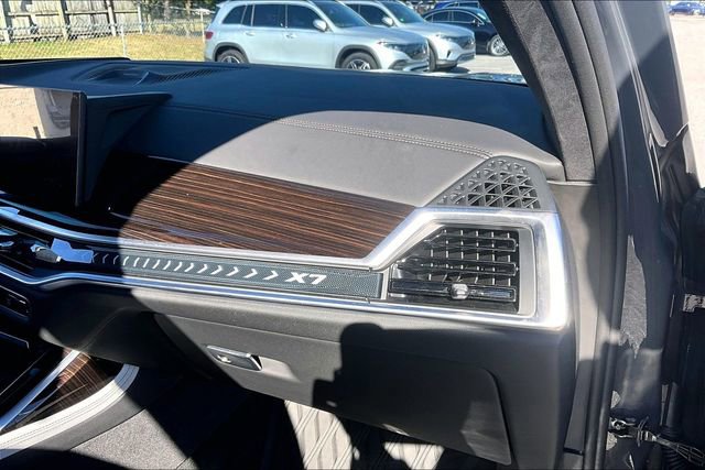 Used 2026 BMW X7 xDrive40i w/ Executive Package image 23