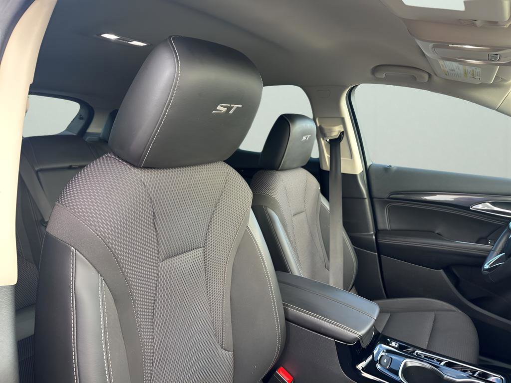 Used 2023 Buick Envision Preferred image 15