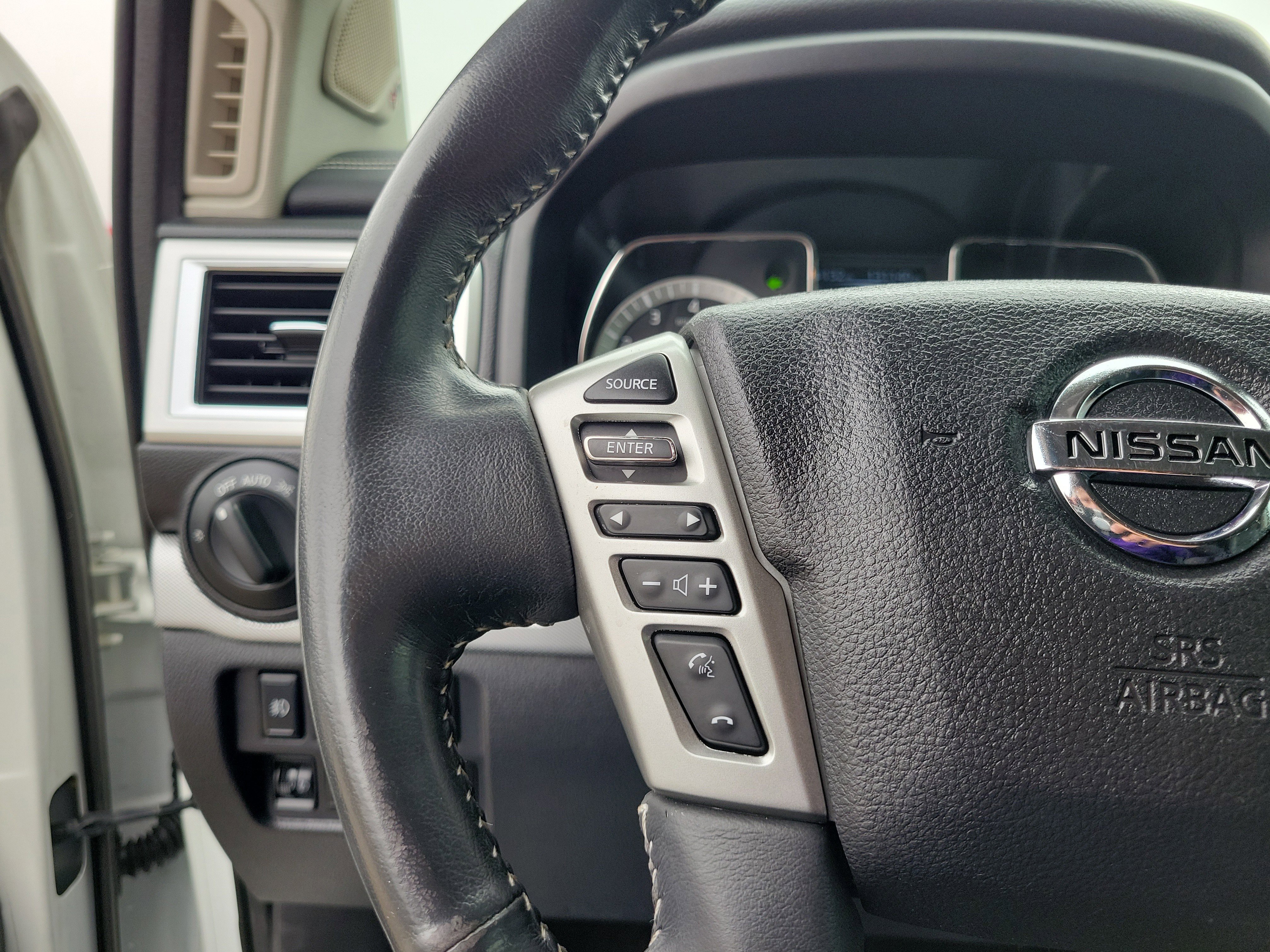 Used 2018 Nissan Titan PRO-4X w/ Pro-4x Utility Package AWD/4WD image 22