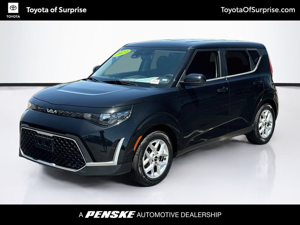 Used 2023 Kia Soul LX w/ Option Group 015 FWD image 1