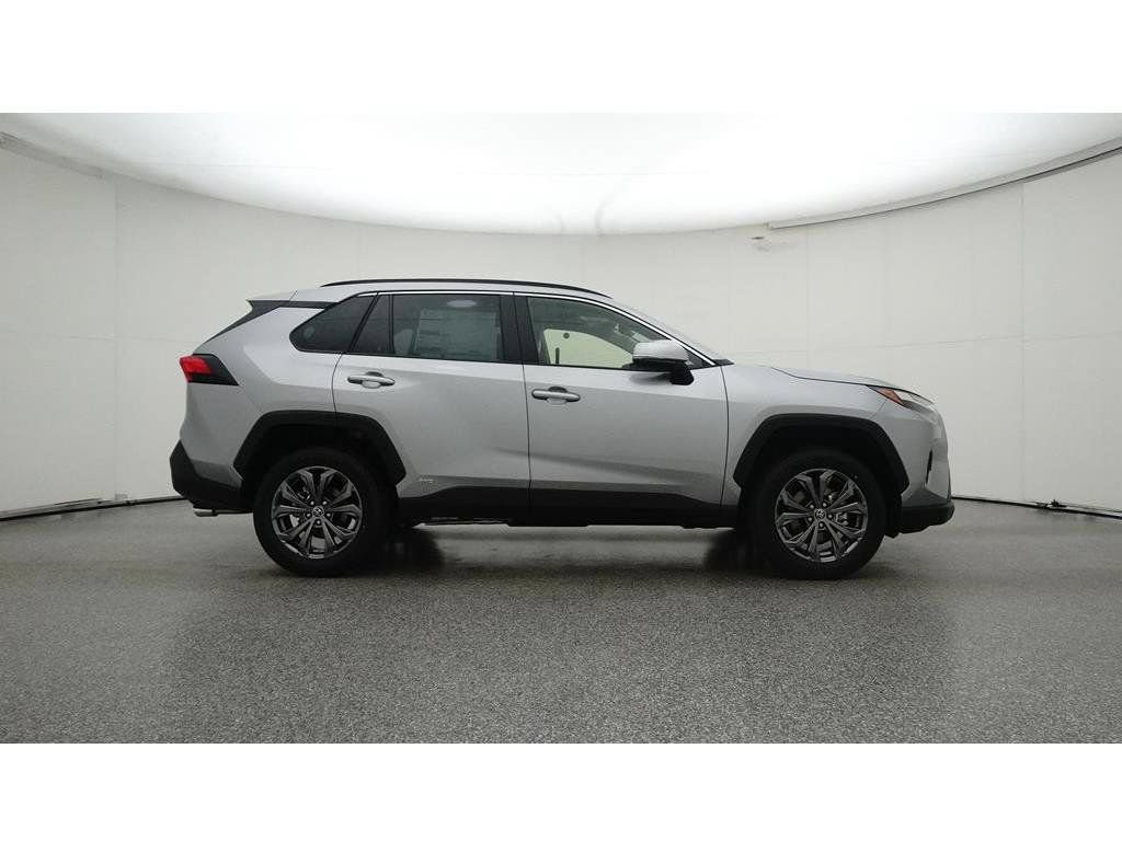 Used 2023 Toyota RAV4 XLE Premium AWD/4WD image 32