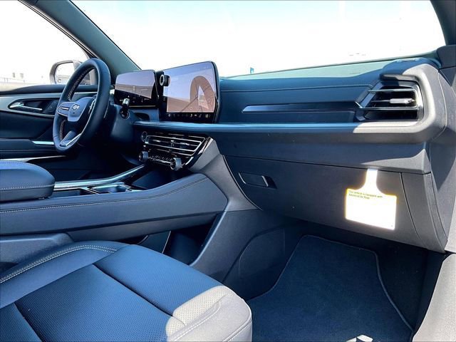New 2026 Chevrolet Traverse LT w/ Sun and Wheel Package AWD/4WD image 9