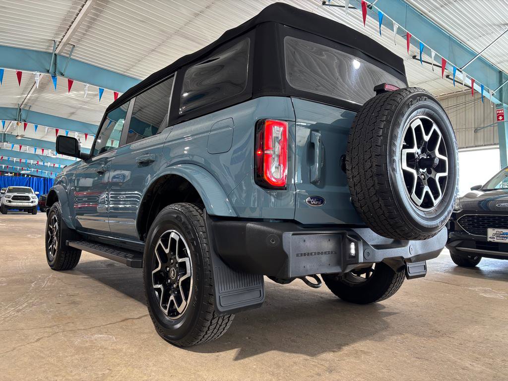 Used 2023 Ford Bronco Outer Banks image 5