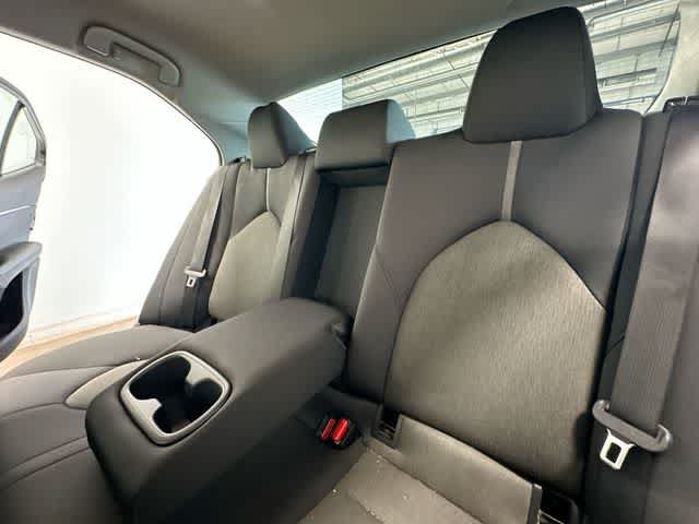 Used 2022 Toyota Camry LE FWD image 16