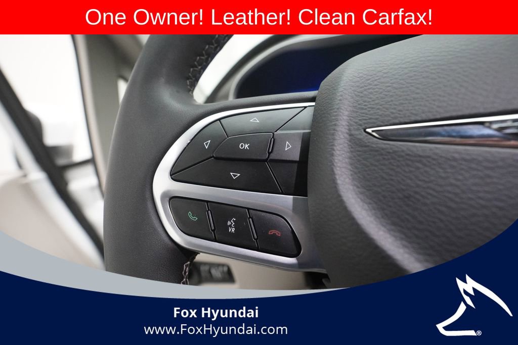 Used 2023 Chrysler Pacifica Touring-L FWD image 16