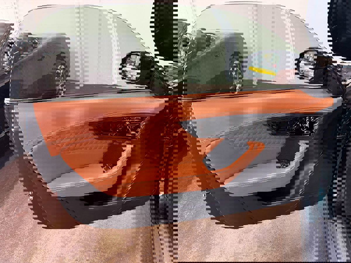 Used 2021 Jaguar F-TYPE R image 17