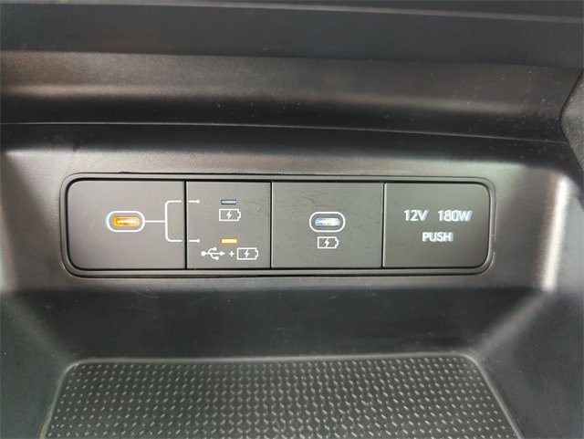 Used 2025 Hyundai Tucson SE image 30