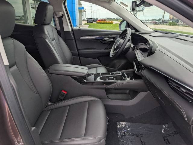 Used 2024 Buick Envision Preferred AWD/4WD image 3