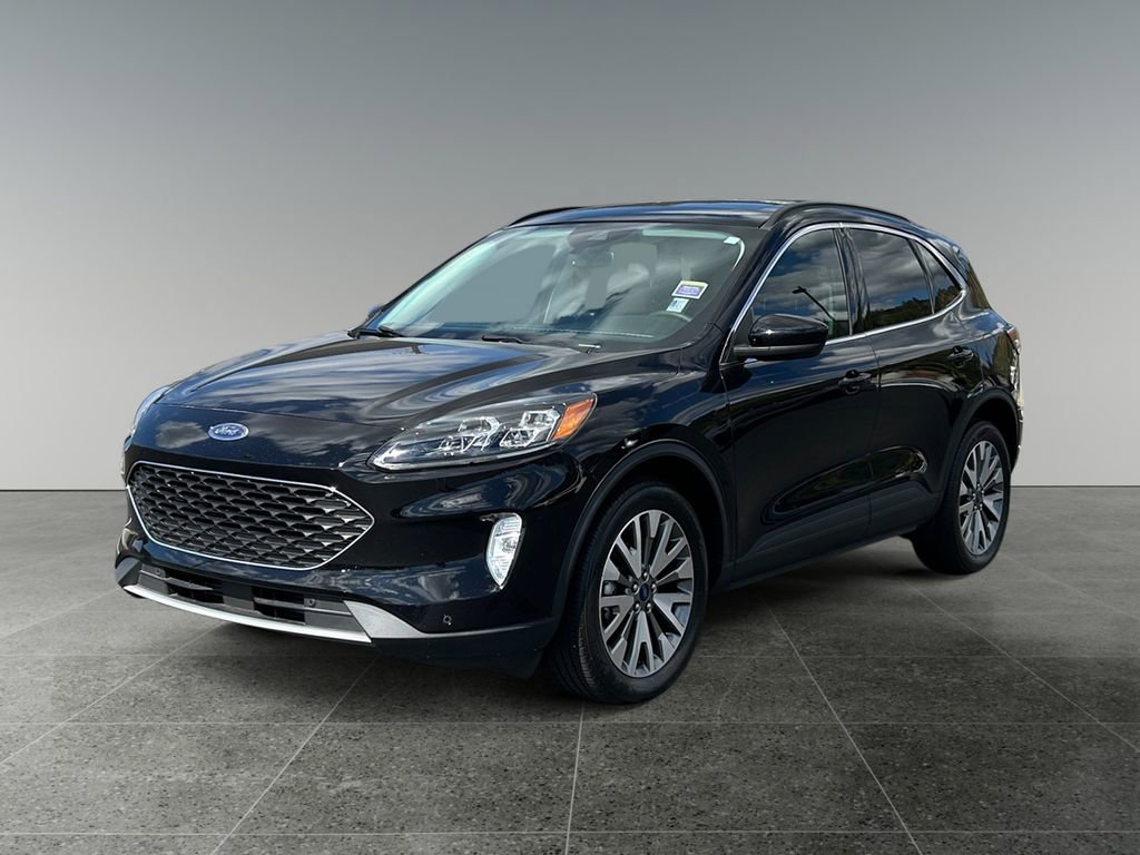 Used 2022 Ford Escape Titanium w/ Class II Trailer Tow Package image 4