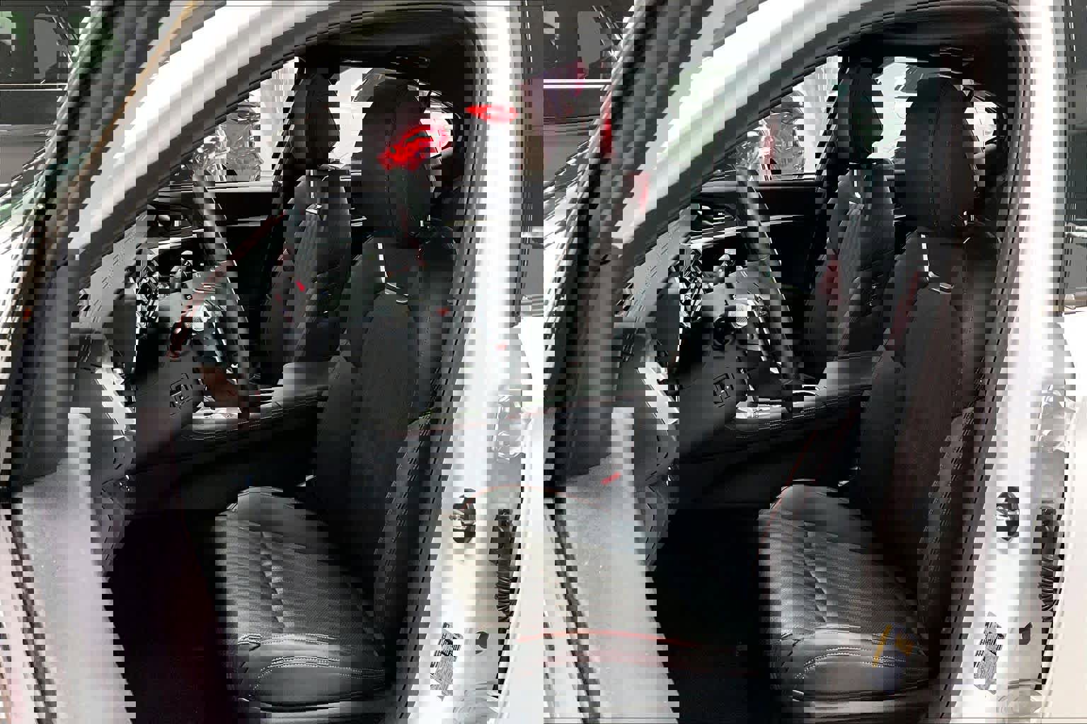 Used 2024 Genesis G70 2.5T w/ Sport Prestige Package image 10