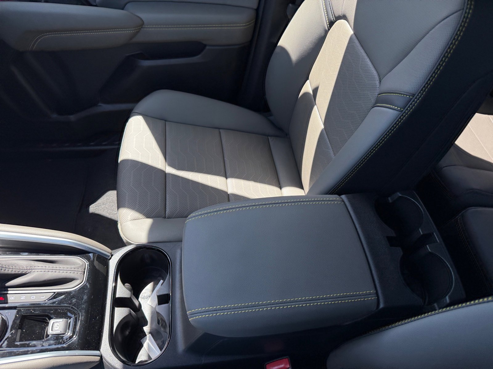 New 2026 Chevrolet Colorado ZR2 w/ Technology Package AWD/4WD image 14