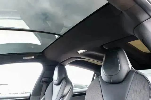 Used 2018 Tesla Model X 100D AWD/4WD image 5