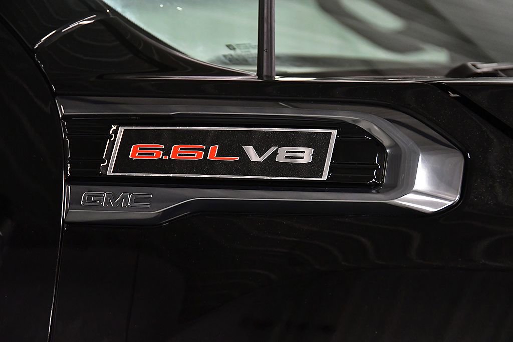 Used 2022 GMC Sierra 2500 AT4 w/ Gooseneck/5TH Wheel Package AWD/4WD image 10