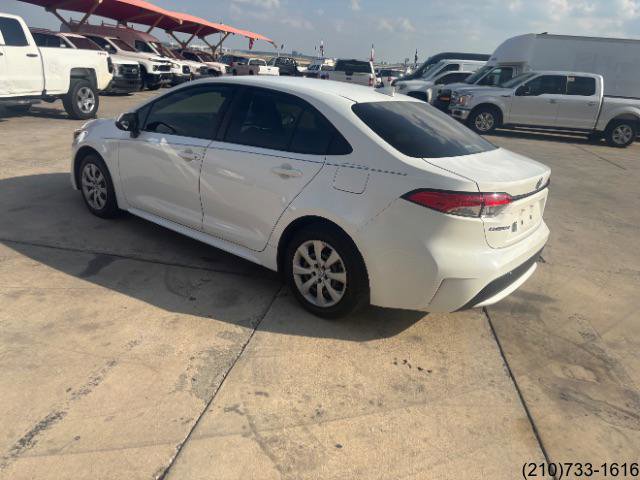 Used 2021 Toyota Corolla LE image 5