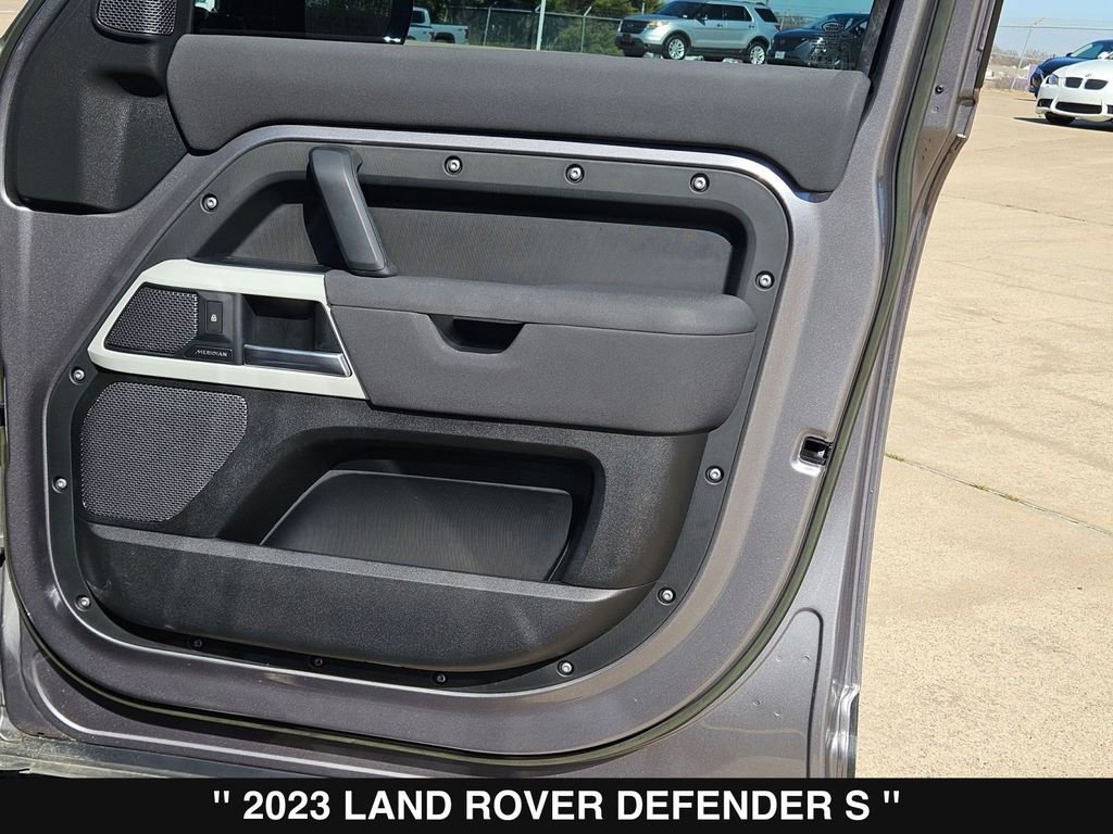 Used 2023 Land Rover Defender 110 S image 30