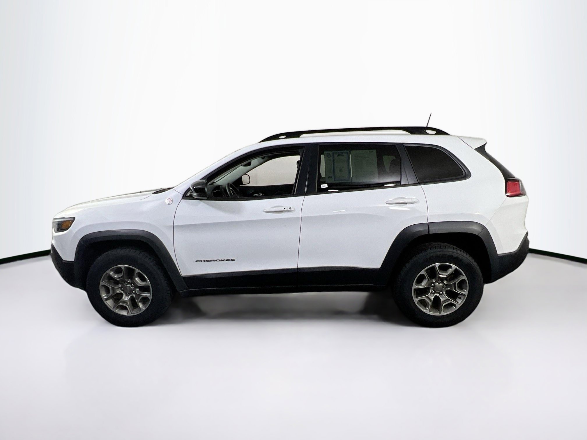 Used 2022 Jeep Cherokee Trailhawk w/ Premium Leather Package AWD/4WD image 8
