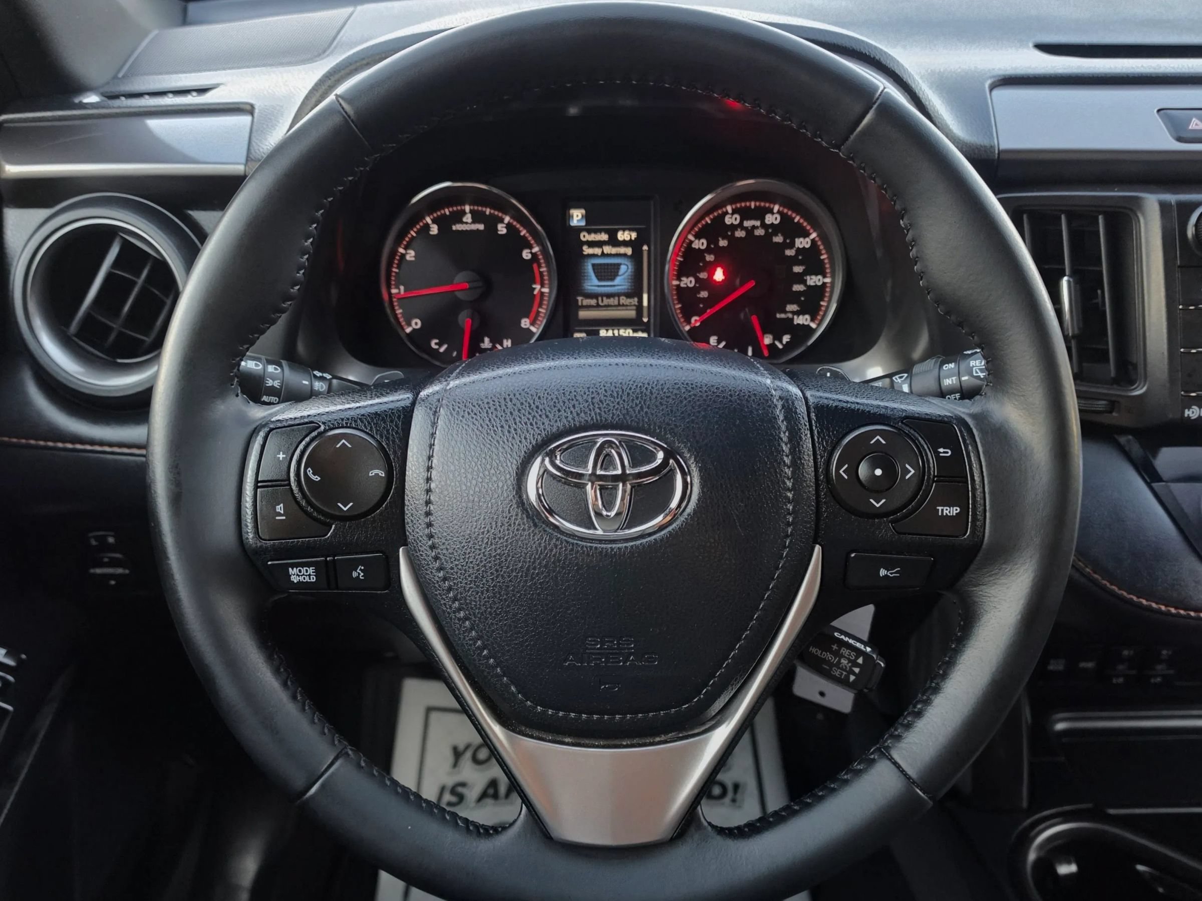Used 2018 Toyota RAV4 SE FWD image 10