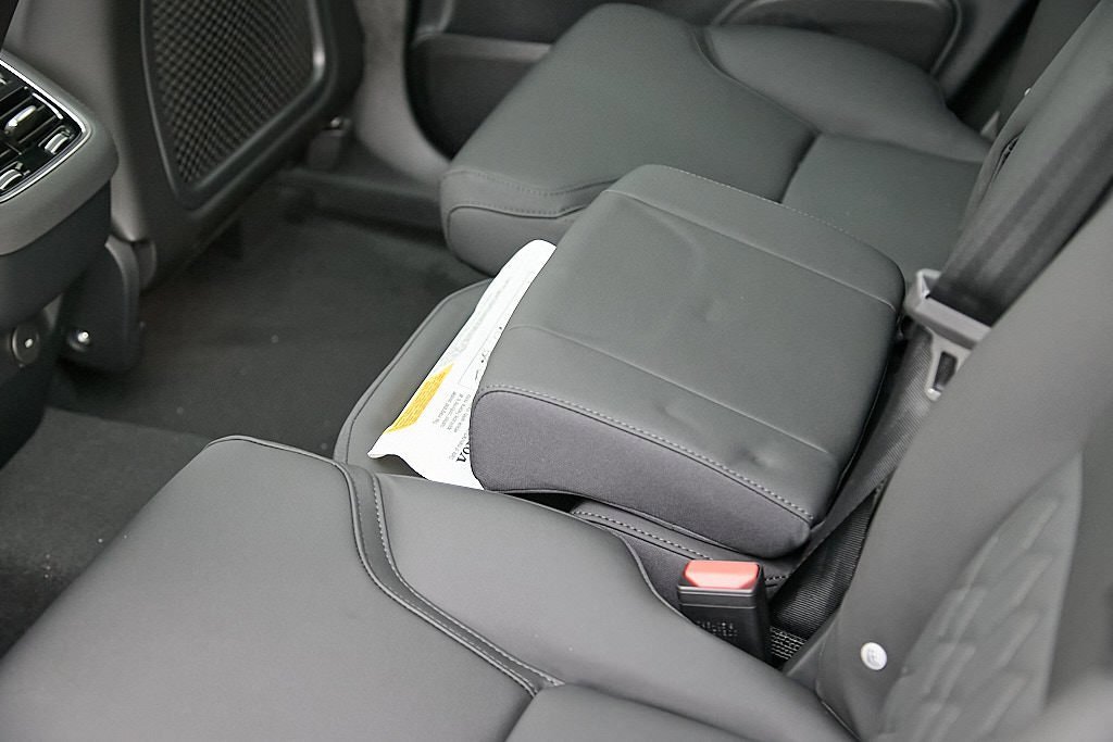 New 2026 Volvo XC90 B6 Plus w/ Protection Package Premier image 24