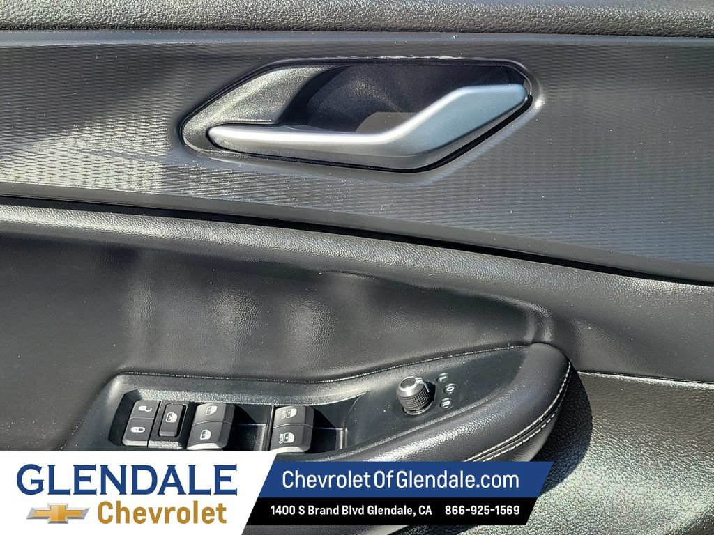 Used 2023 Jeep Grand Cherokee Laredo AWD/4WD image 28