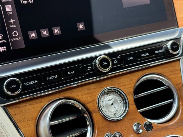 Used 2023 Bentley Continental GT V8 image 24