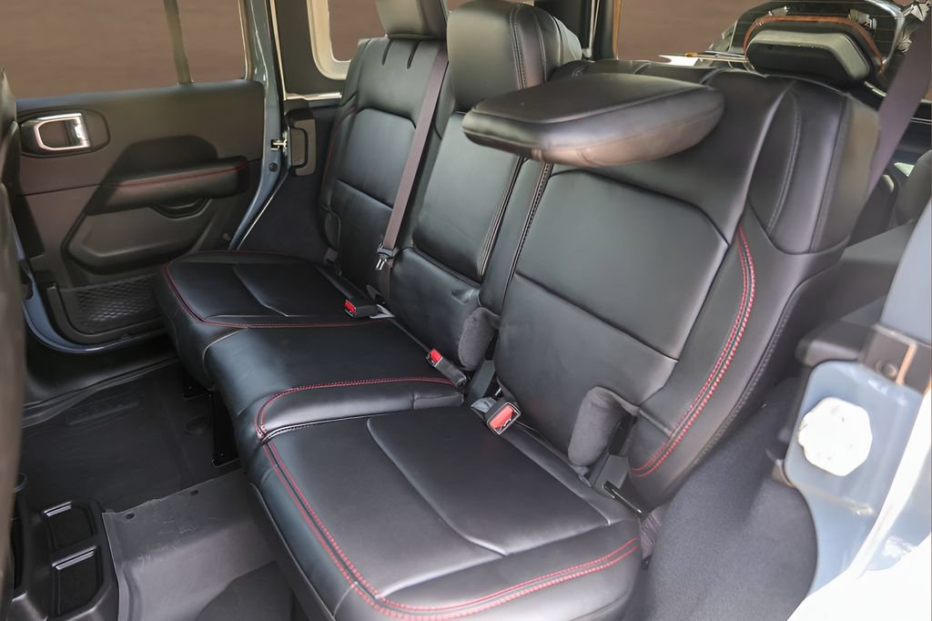 Used 2024 Jeep Wrangler Unlimited Rubicon AWD/4WD image 21