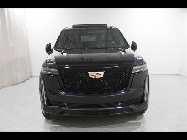 Used 2022 Cadillac Escalade Sport Platinum AWD/4WD image 2