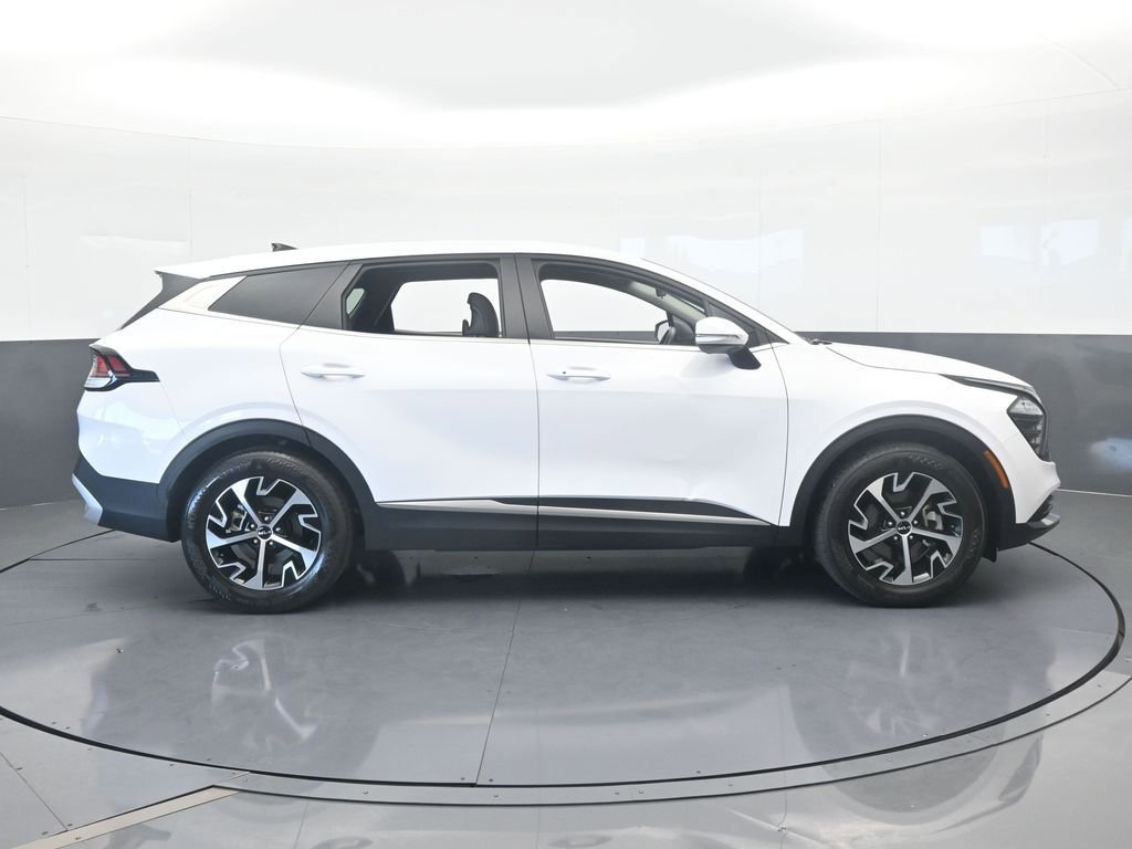 Used 2025 Kia Sportage EX image 7