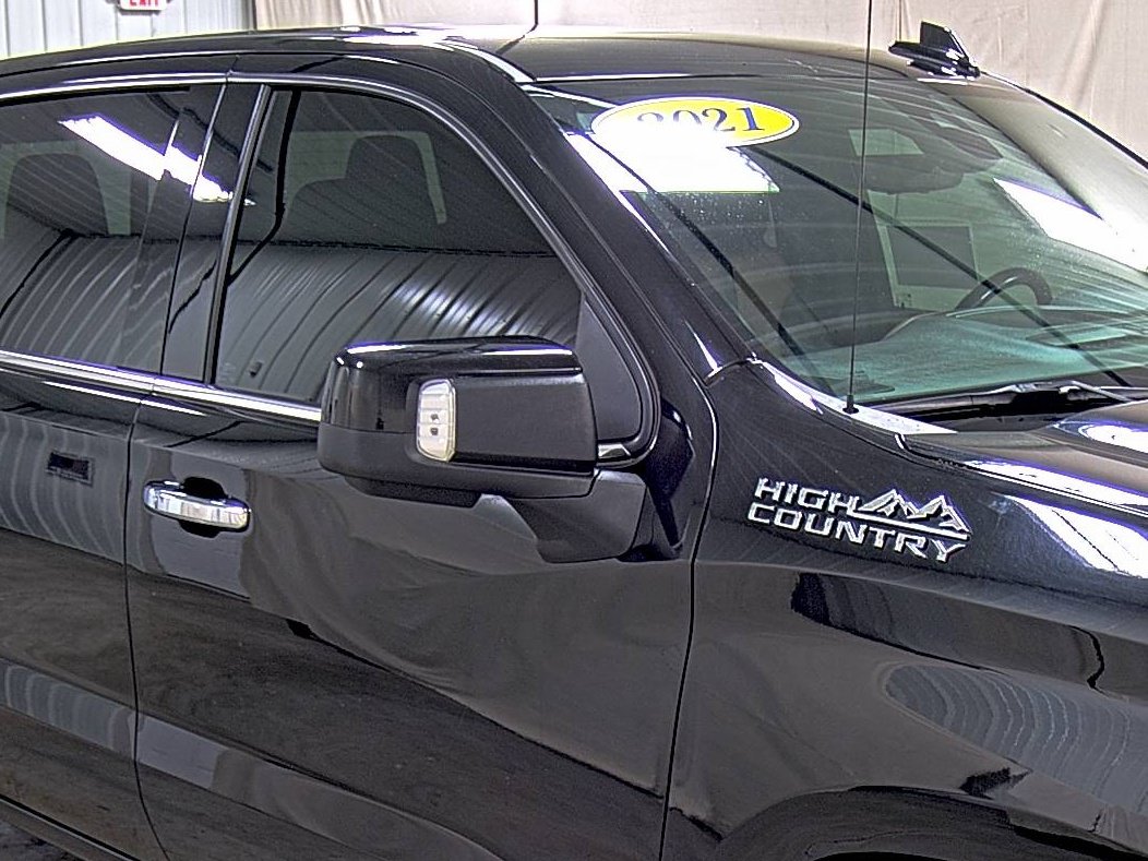 Used 2021 Chevrolet Silverado 1500 High Country w/ Technology Package AWD/4WD image 15