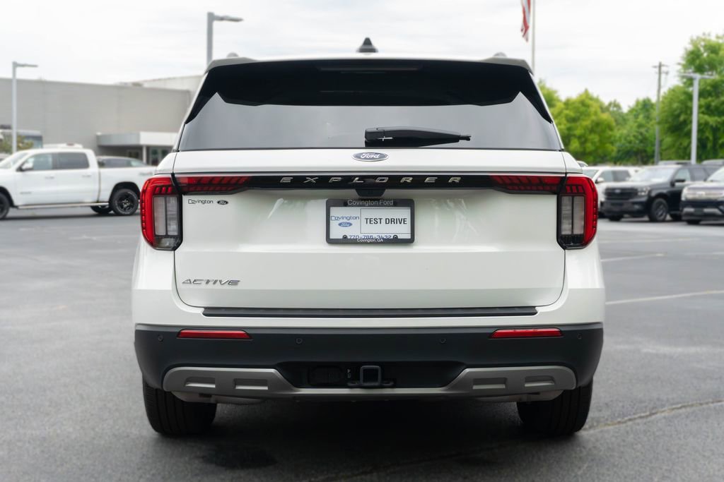Used 2025 Ford Explorer Active w/ Active Comfort Package RWD image 8