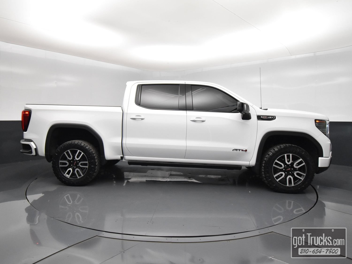 Used 2023 GMC Sierra 1500 AT4 w/ Technology Package AWD/4WD image 52